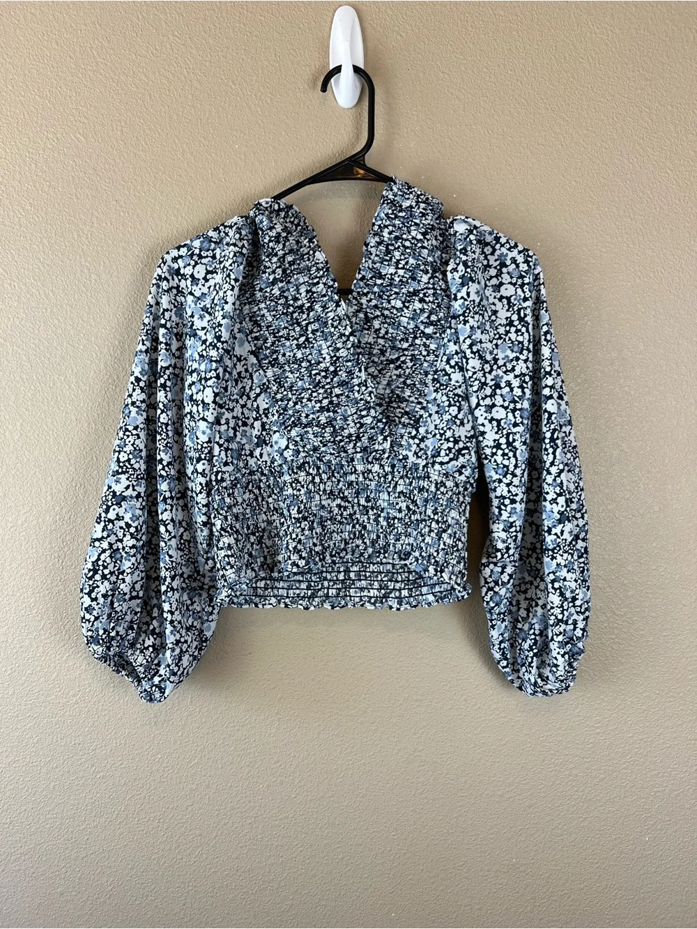 Abercrombie floral smocked puff sleeve top